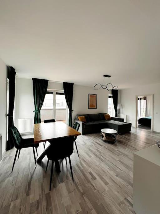 Skylark - Singapore Penthouse With Jacuzzi & Panoramic View Braszów Zewnętrze zdjęcie